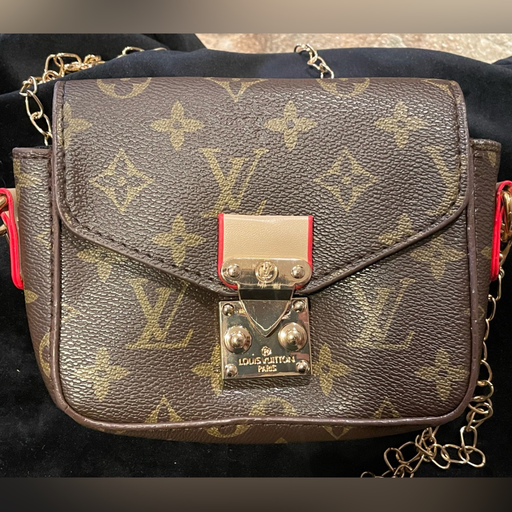 LVee monogram logo mini bag crossbody purse so cute 😍💕🔥